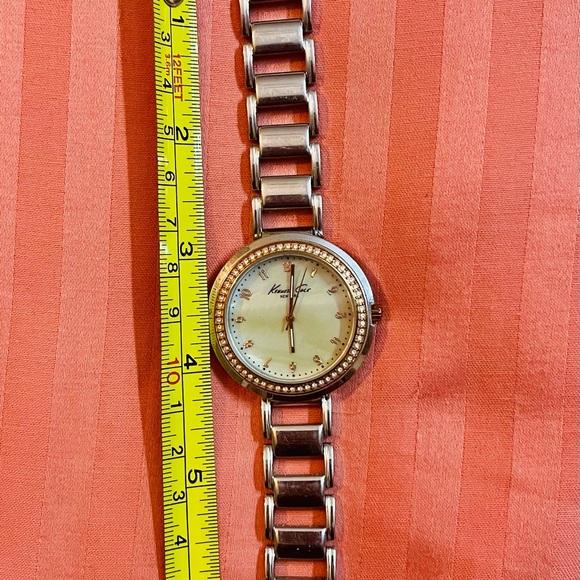 Kenneth Cole wrist watch - Picture 6 of 7